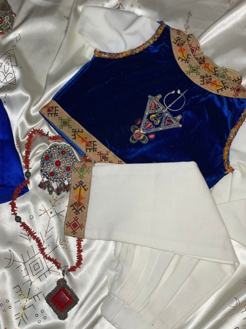 Tenue kabyle circoncision modèle Azegzaw